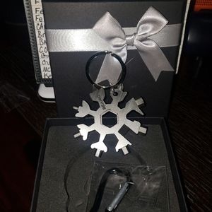 Snowflake mulitool stainless steel key ring